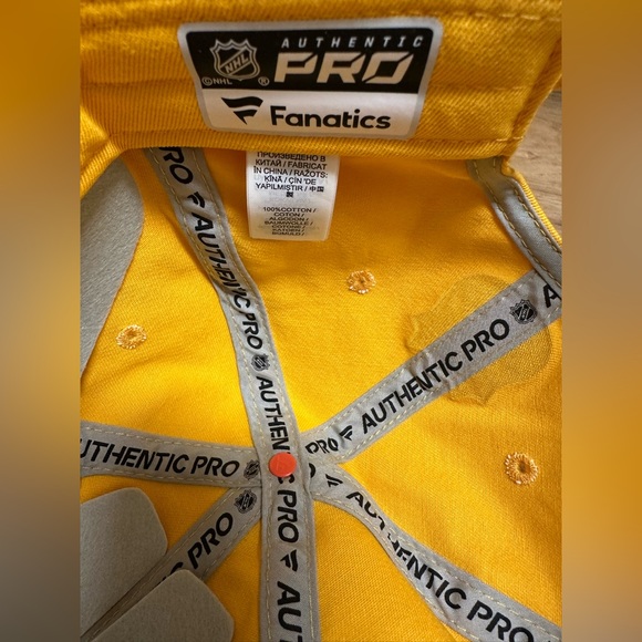 Nashville Predators Fanatics Authentic Pro Rink
Adjustable Hat/Cap- Gold NWT - Picture 9 of 9
